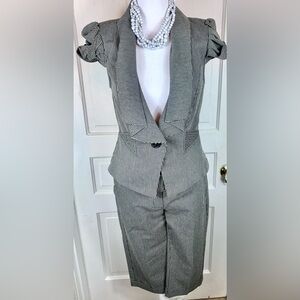 XOXO Pinstriped Capped Sleeve Capri Pant 2 Piece Suit - Y2K - Vintage